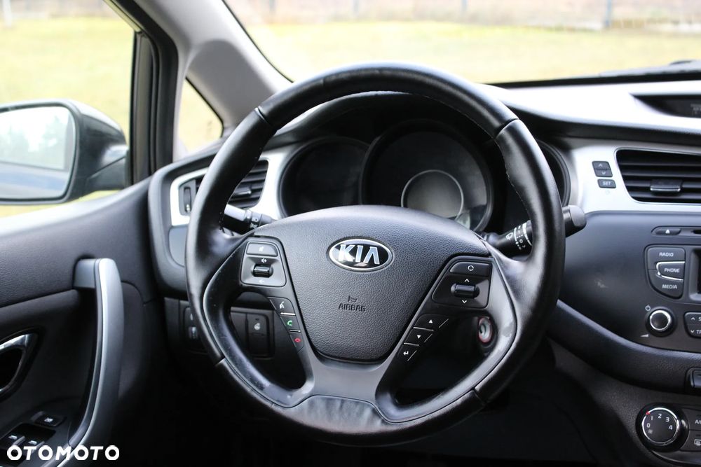 Kia Ceed 1.6 GDI Dream-Team Edition - 22