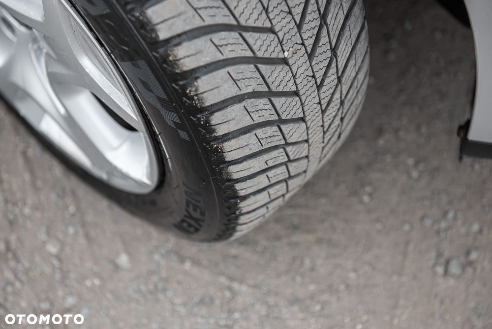 Ford Focus 1.6 EcoBoost Trend - 28