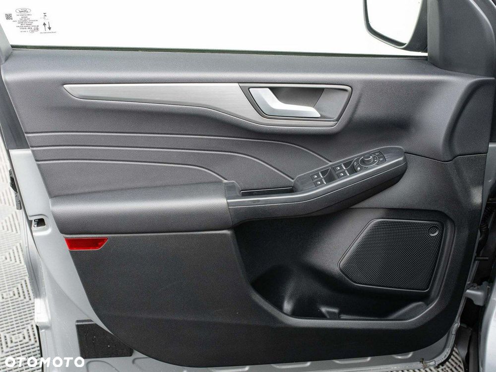 Ford Kuga 2.5 FHEV FWD Titanium - 11