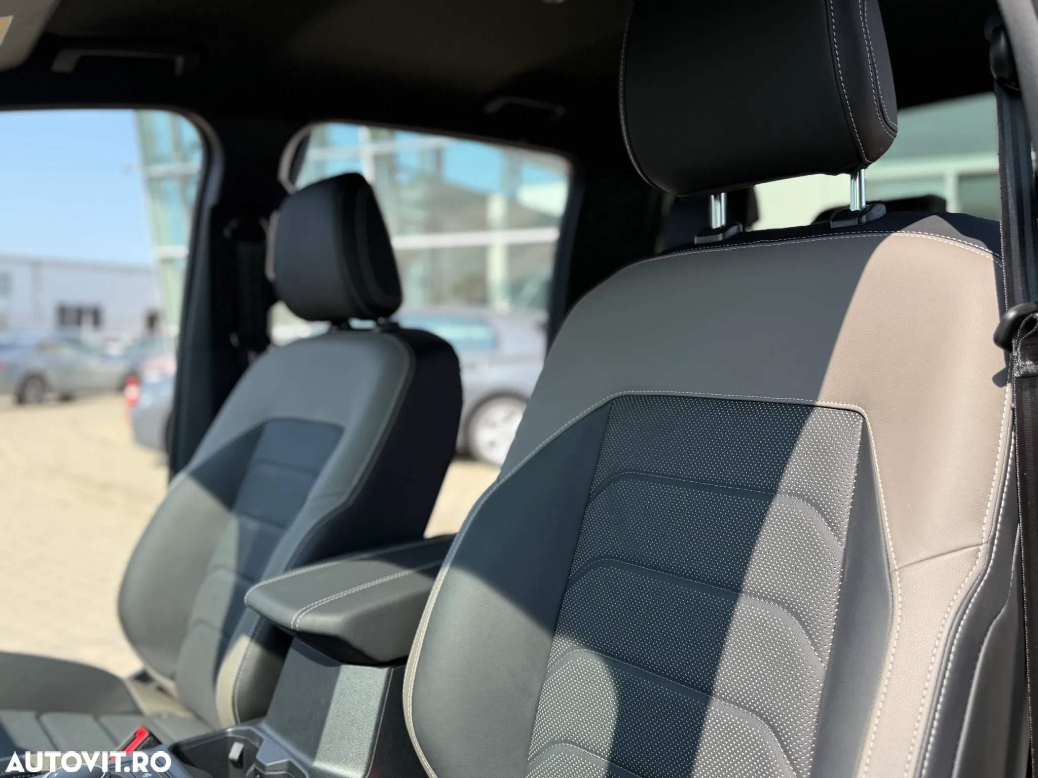 Volkswagen Amarok 3.0 TDI 241 CP 4M 10AT Aventura - 27