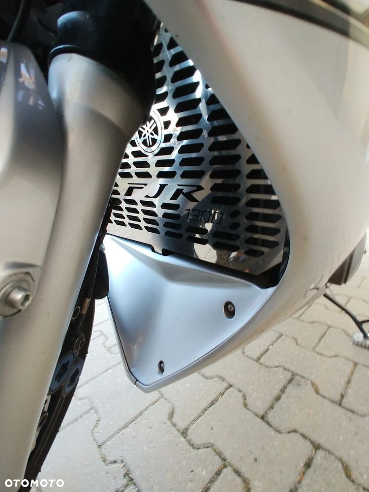 Yamaha FJR - 13