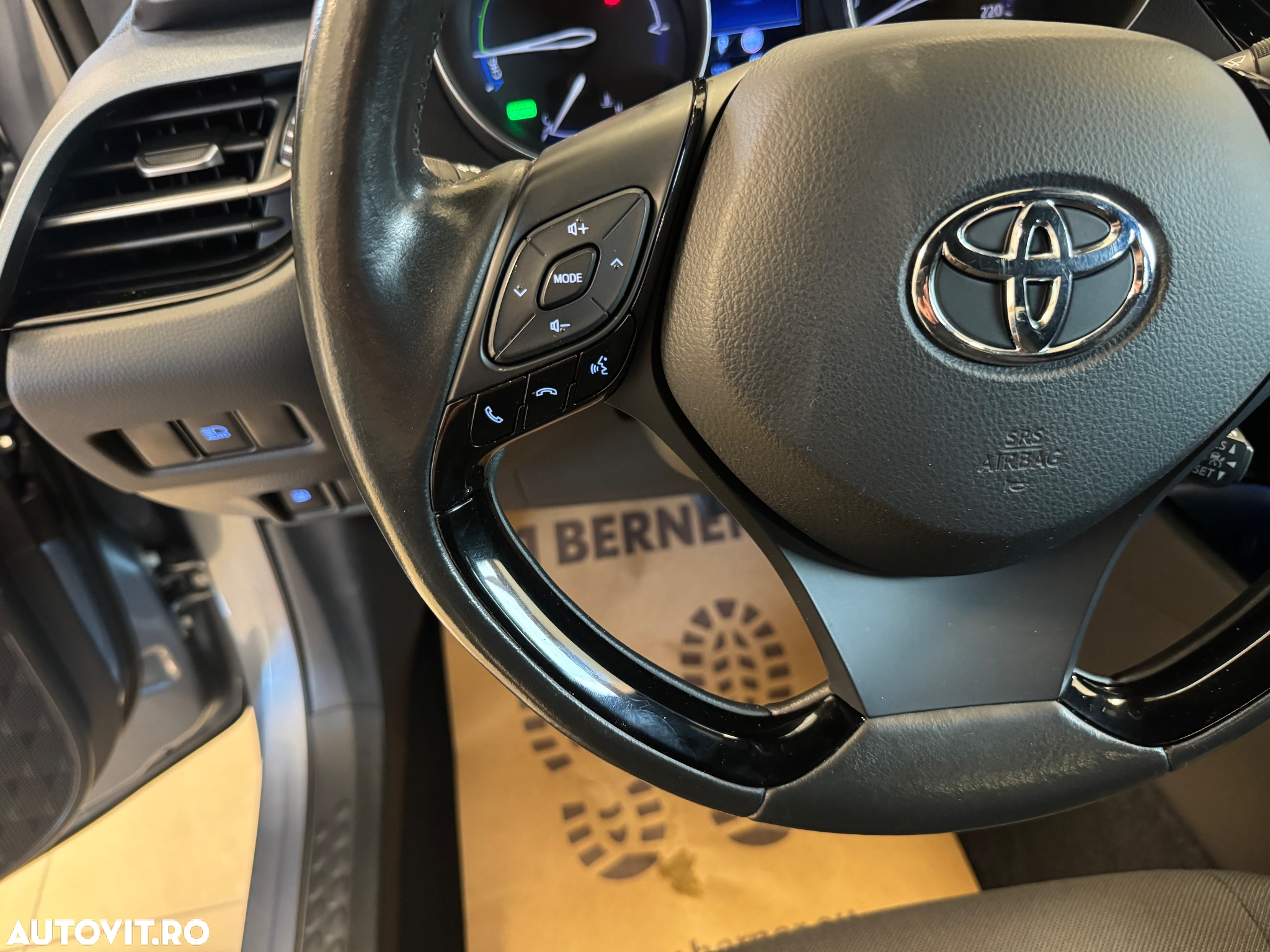 Toyota C-HR 2.0 HSD 184 CP 4x2 CVT C-ult Style bi-tone - 9