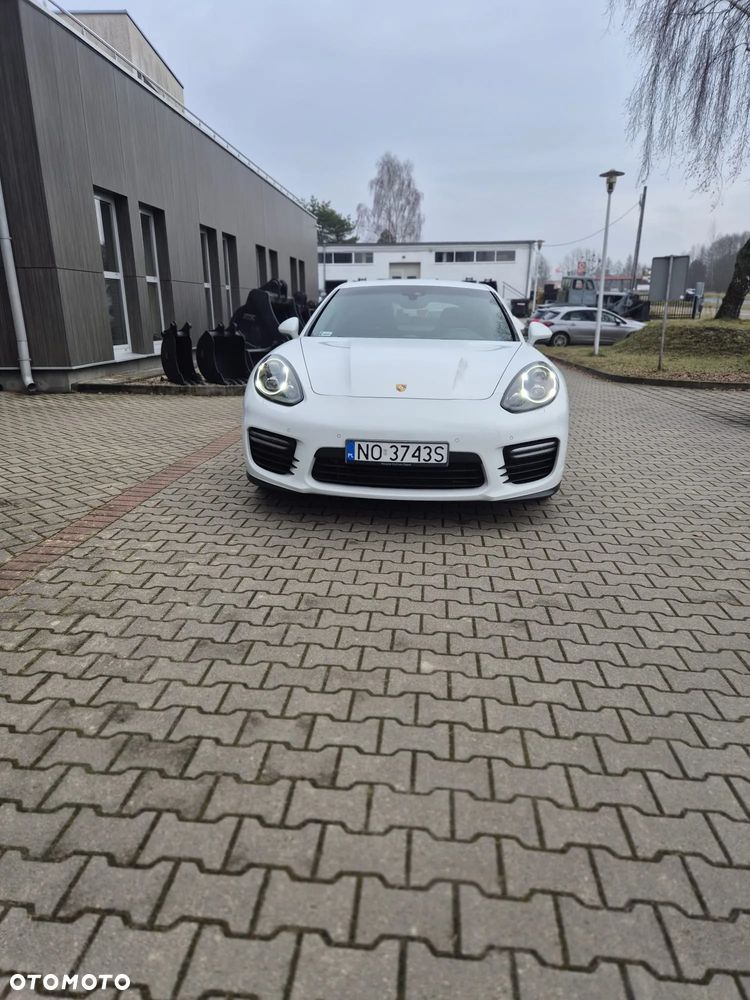 Porsche Panamera GTS PDK - 2