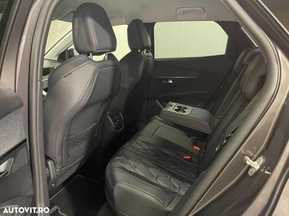 Peugeot 3008 Hybrid 225 e-EAT8 Roadtrip - 11