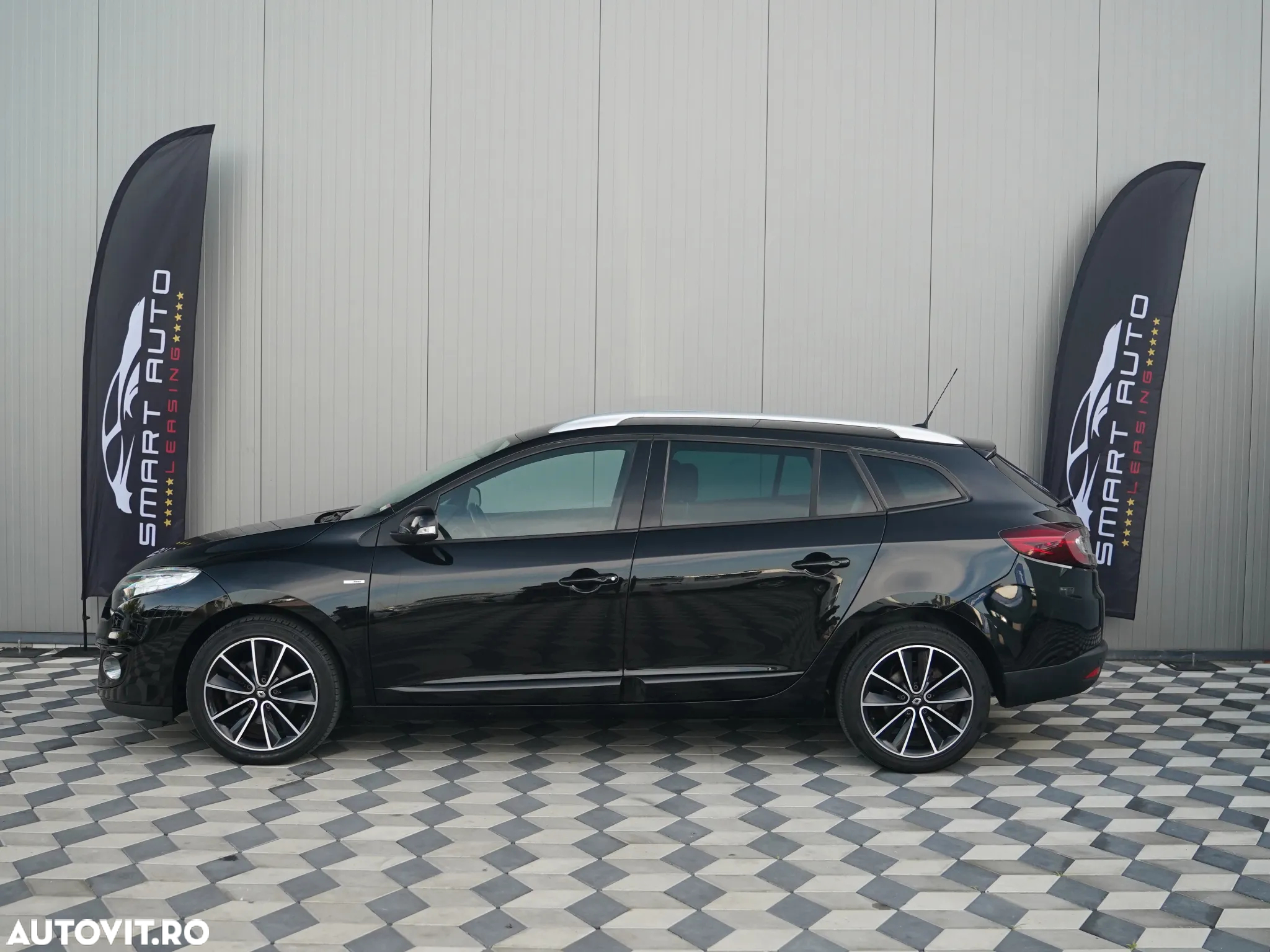 Renault Megane Grandtour TCe 130 Bose Edition - 13