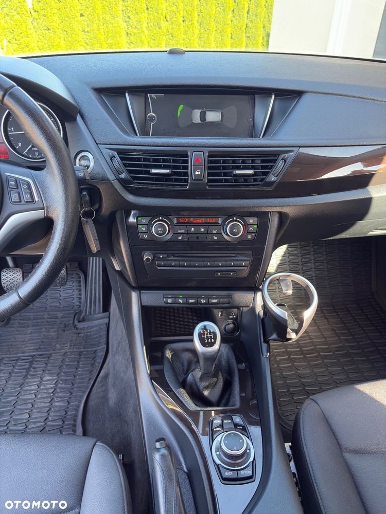 BMW X1 xDrive18d Sport Line - 29