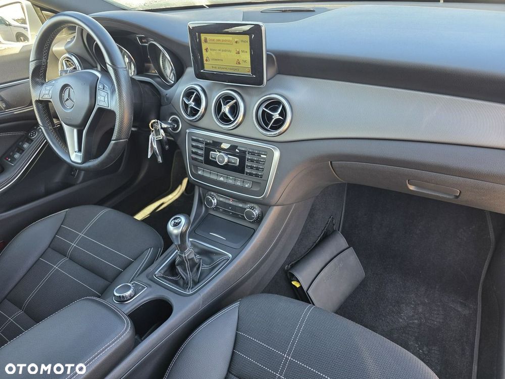 Mercedes-Benz CLA 180 - 6