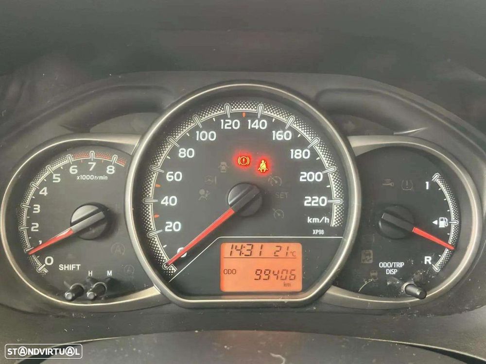 Toyota Yaris 1.0 VVT-i Comfort+P.Style - 11