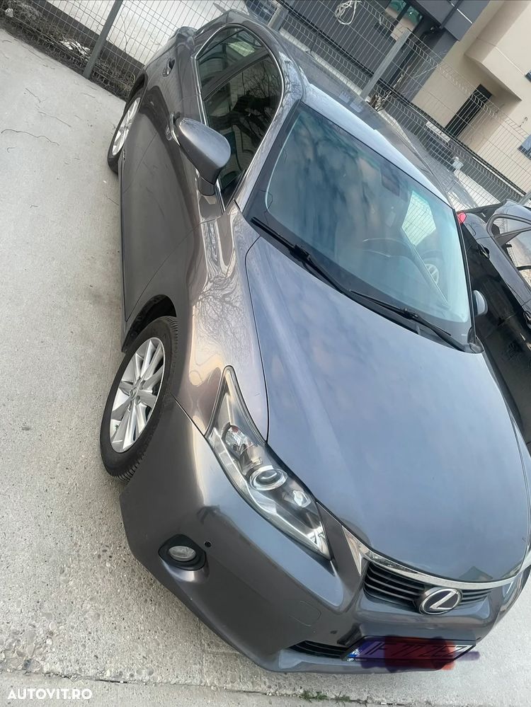Lexus CT - 8