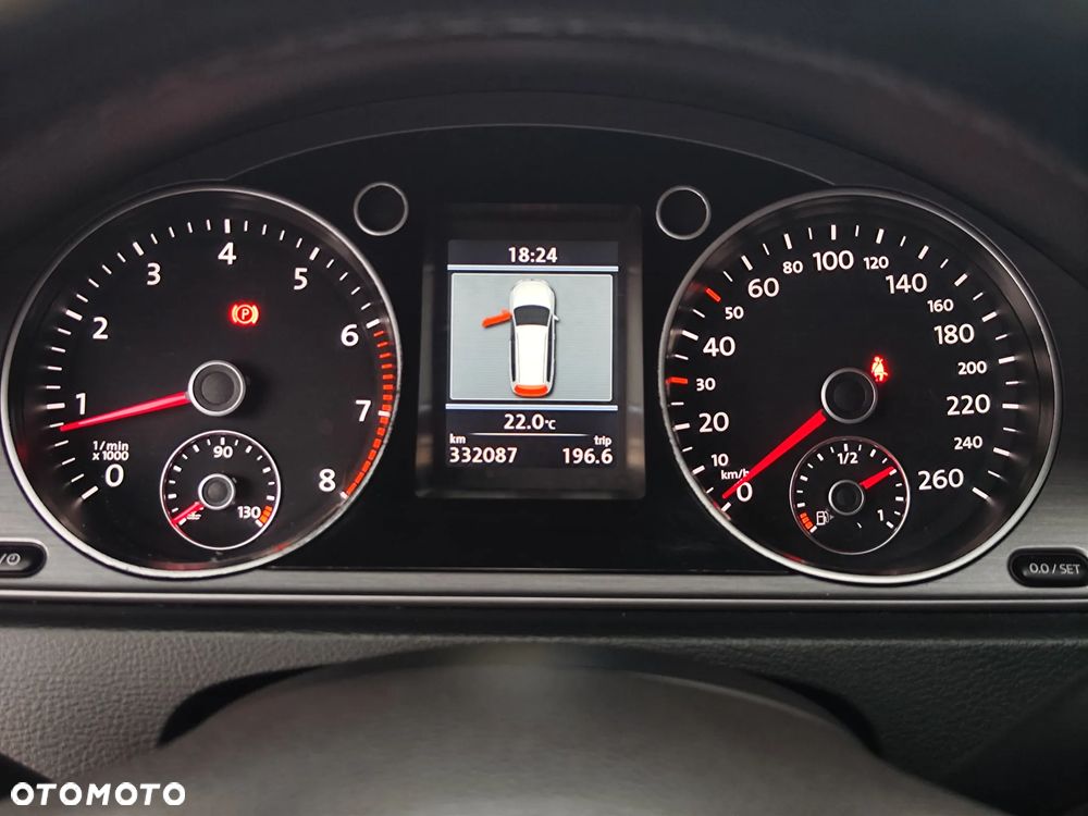Volkswagen Passat - 15