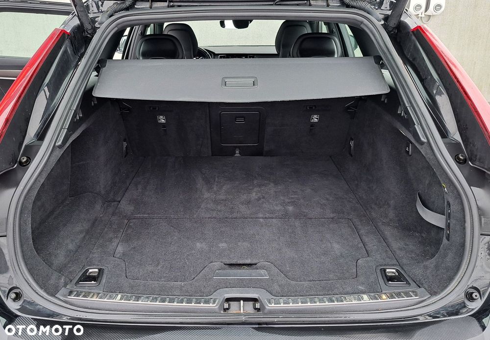 Volvo V90 Cross Country - 27