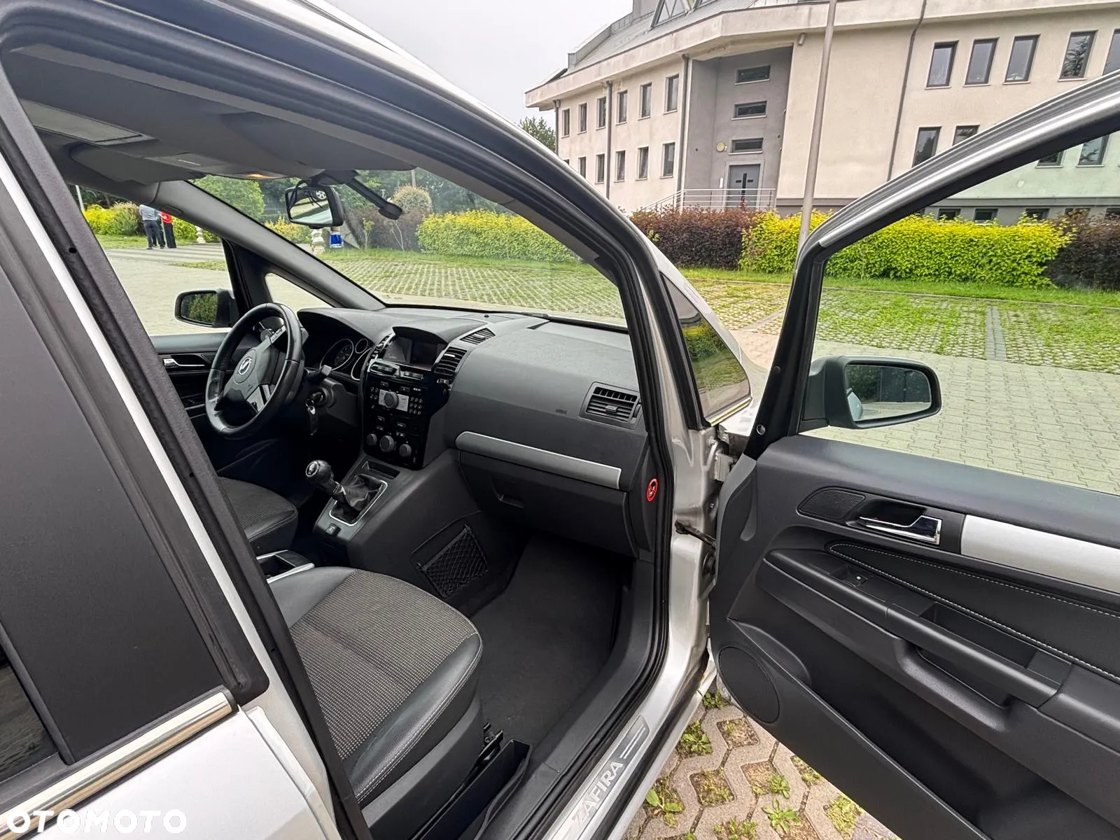 Opel Zafira 1.8 Cosmo - 9