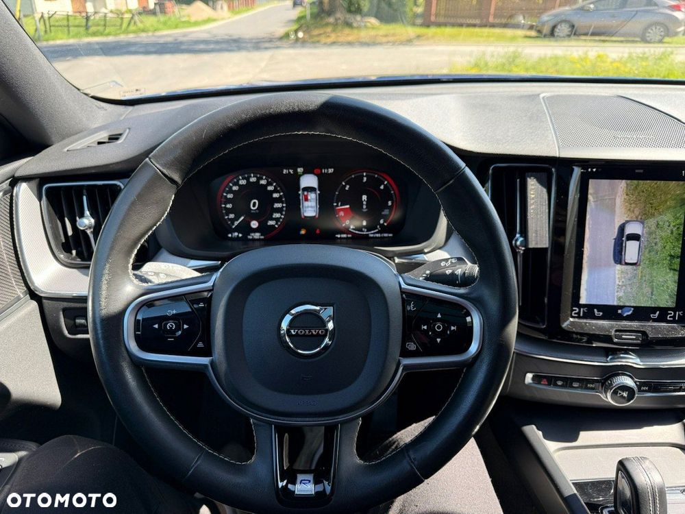 Volvo XC 60 D5 SCR AWD R-Design - 17