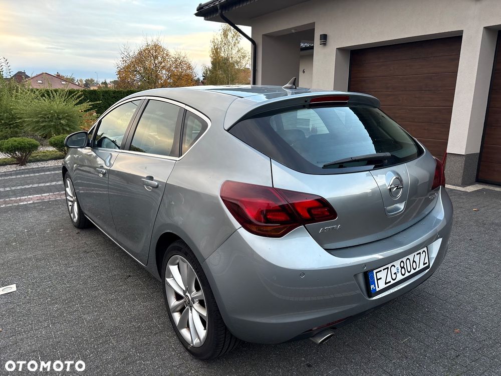 Opel Astra 1.4 T Cosmo - 6