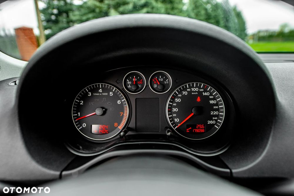 Audi A3 Sportback 1.6 Ambiente - 28