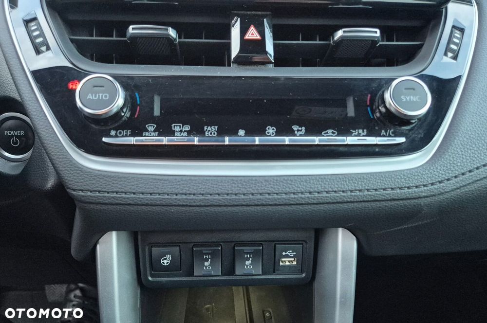 Toyota Corolla Cross 2.0 Hybrid Style AWD - 17