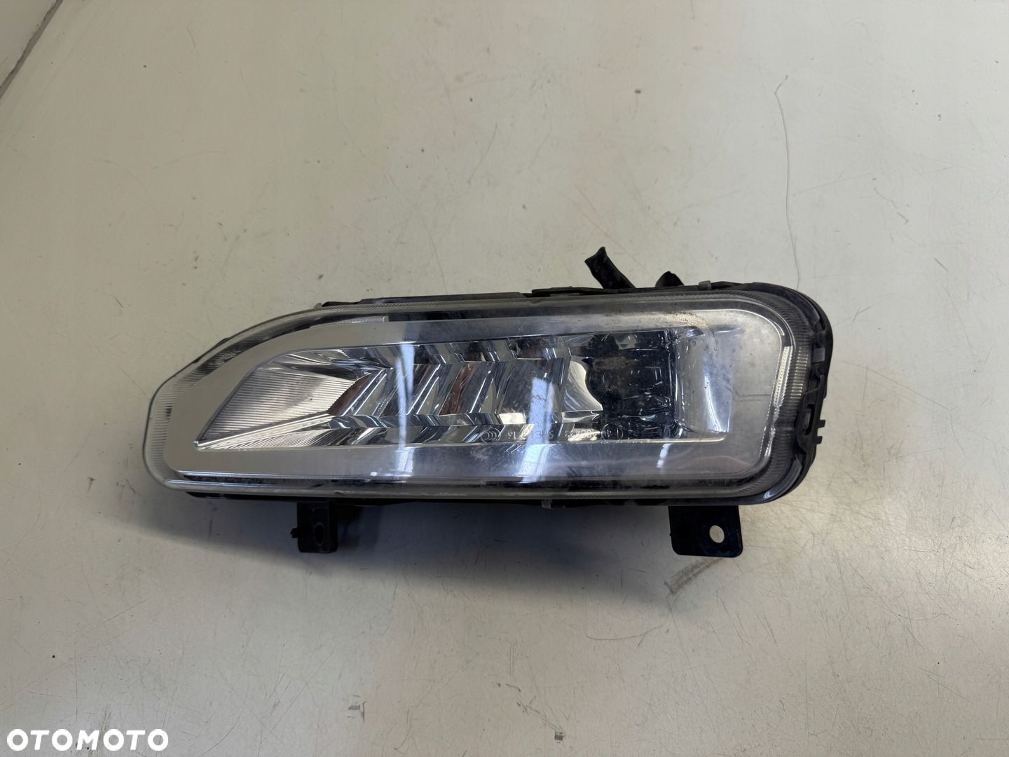 NISSAN MICRA K14 HALOGEN PRAWY PRZÓD 261508995C - 1
