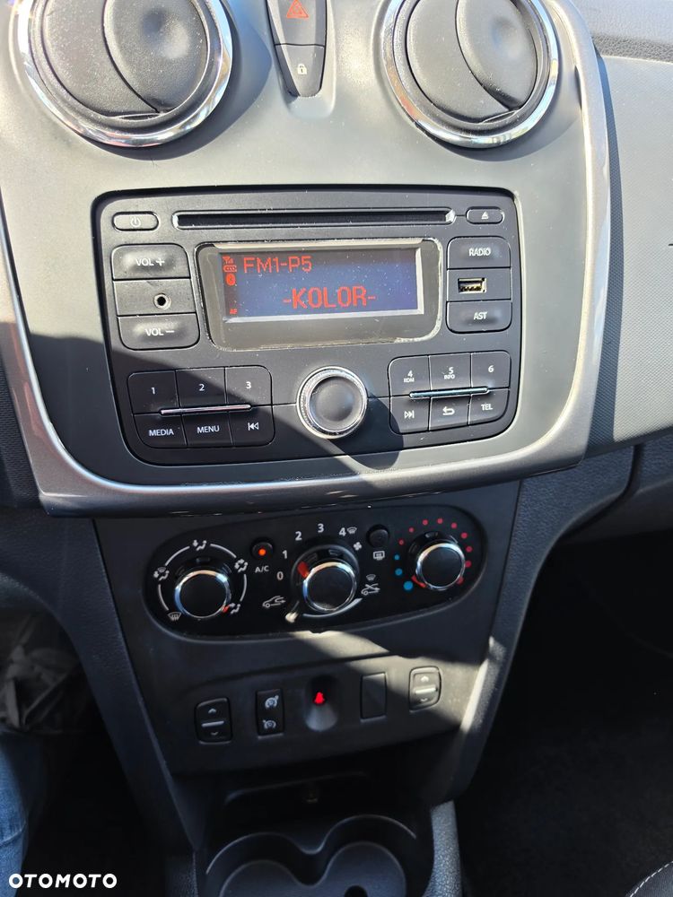 Dacia Sandero 1.2 16V Laureate EU6 - 6