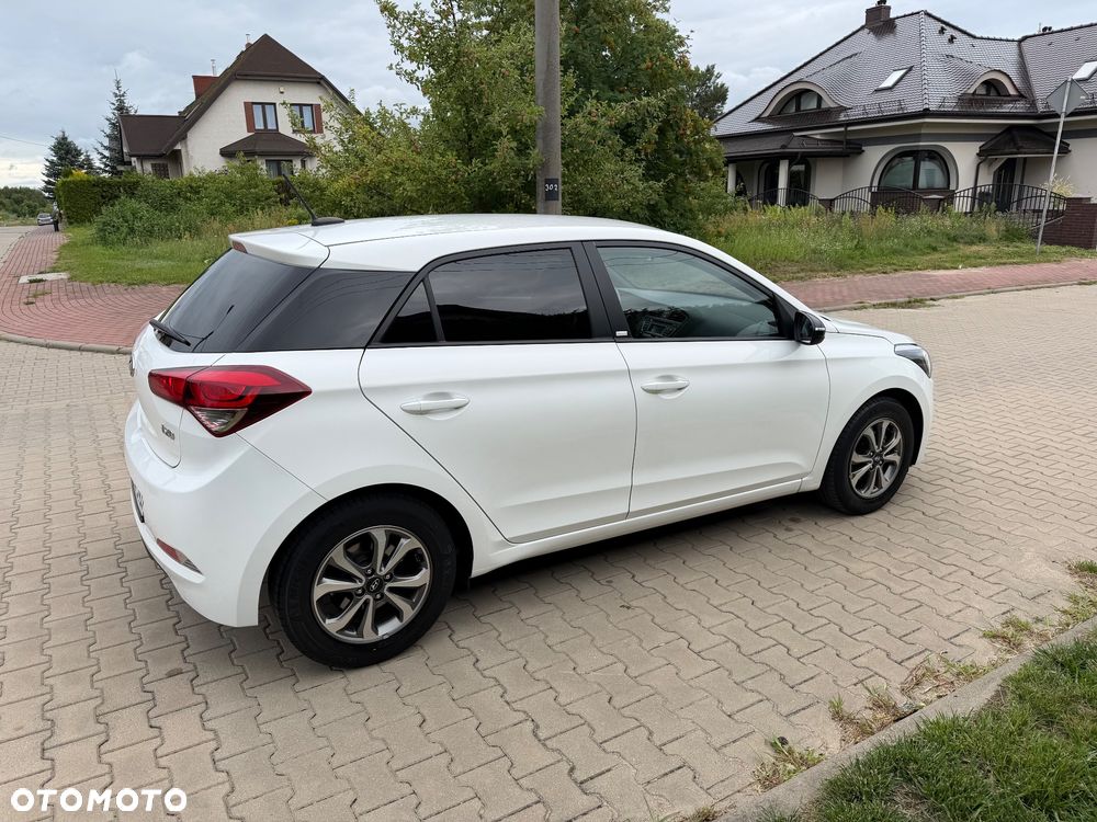 Hyundai i20 1.25 Wersja Jubileuszowa - 17