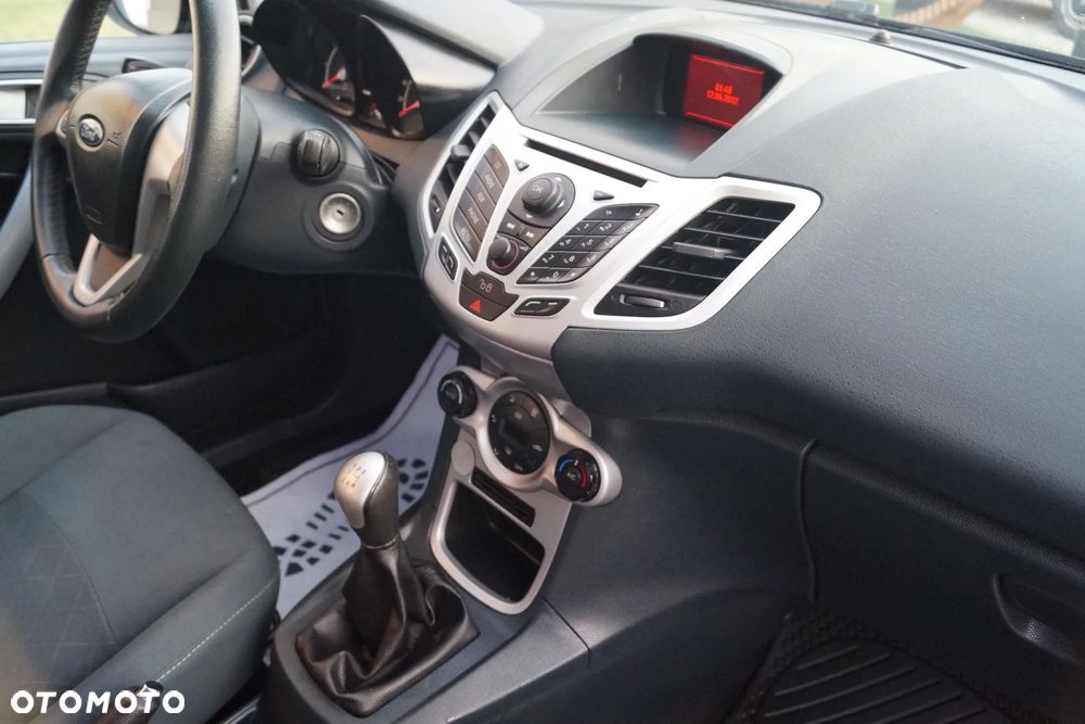 Ford Fiesta 1.25 Ghia EU5 - 27