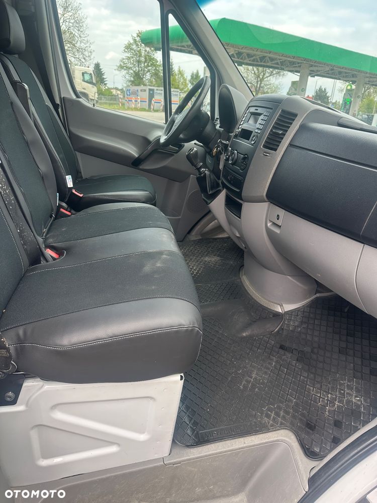 Mercedes-Benz Sprinter - 2
