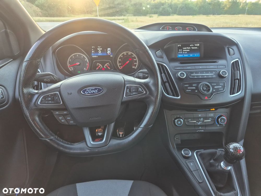 Ford Focus 2.0 EcoBoost ST - 16