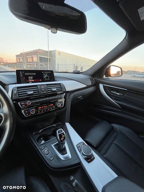 BMW Seria 3 320d xDrive M Sport - 19