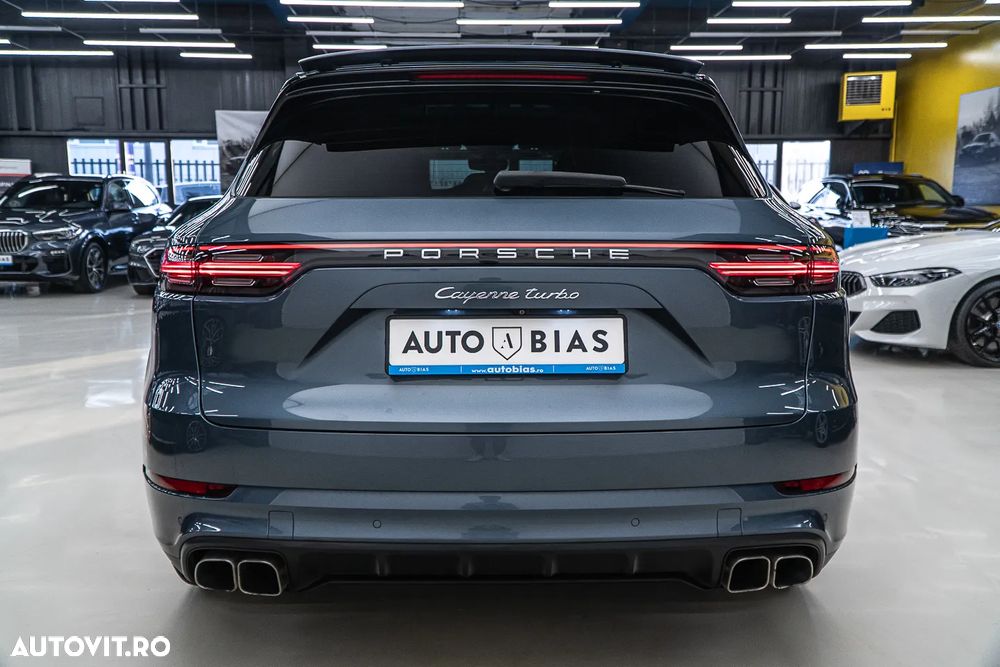 Porsche Cayenne Turbo - 26