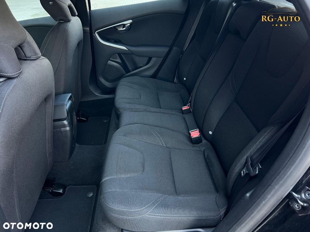 Volvo V40 - 40