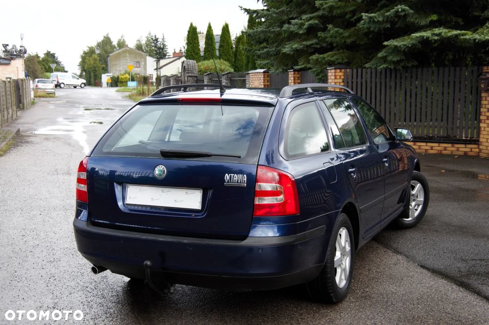 Skoda Octavia 1.6 Combi Selection - 17