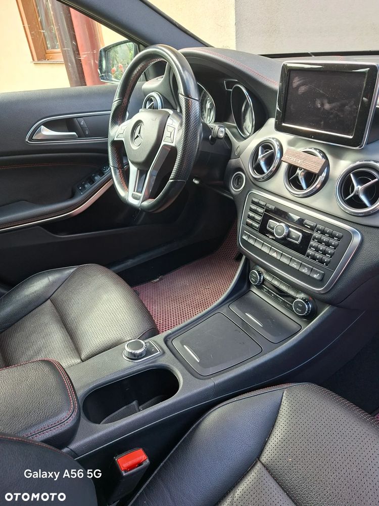 Mercedes-Benz GLA 250 4-Matic - 8