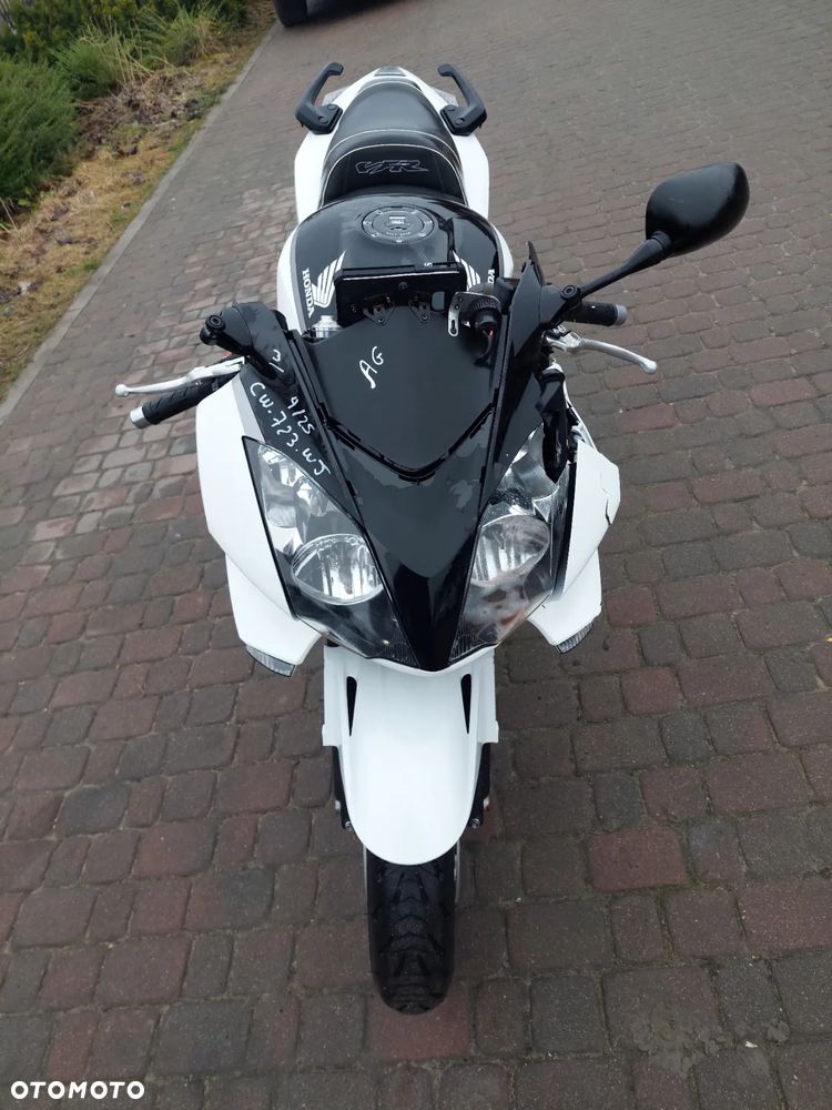 Honda VFR - 8