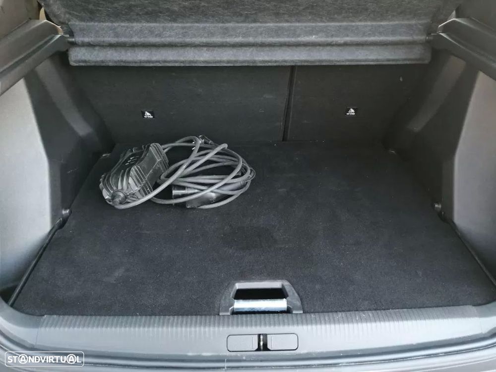 Peugeot e-2008 50 kWh Active Pack - 14