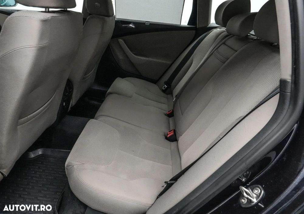 Volkswagen Passat Variant 2.0 TDI Highline DPF DSG - 13