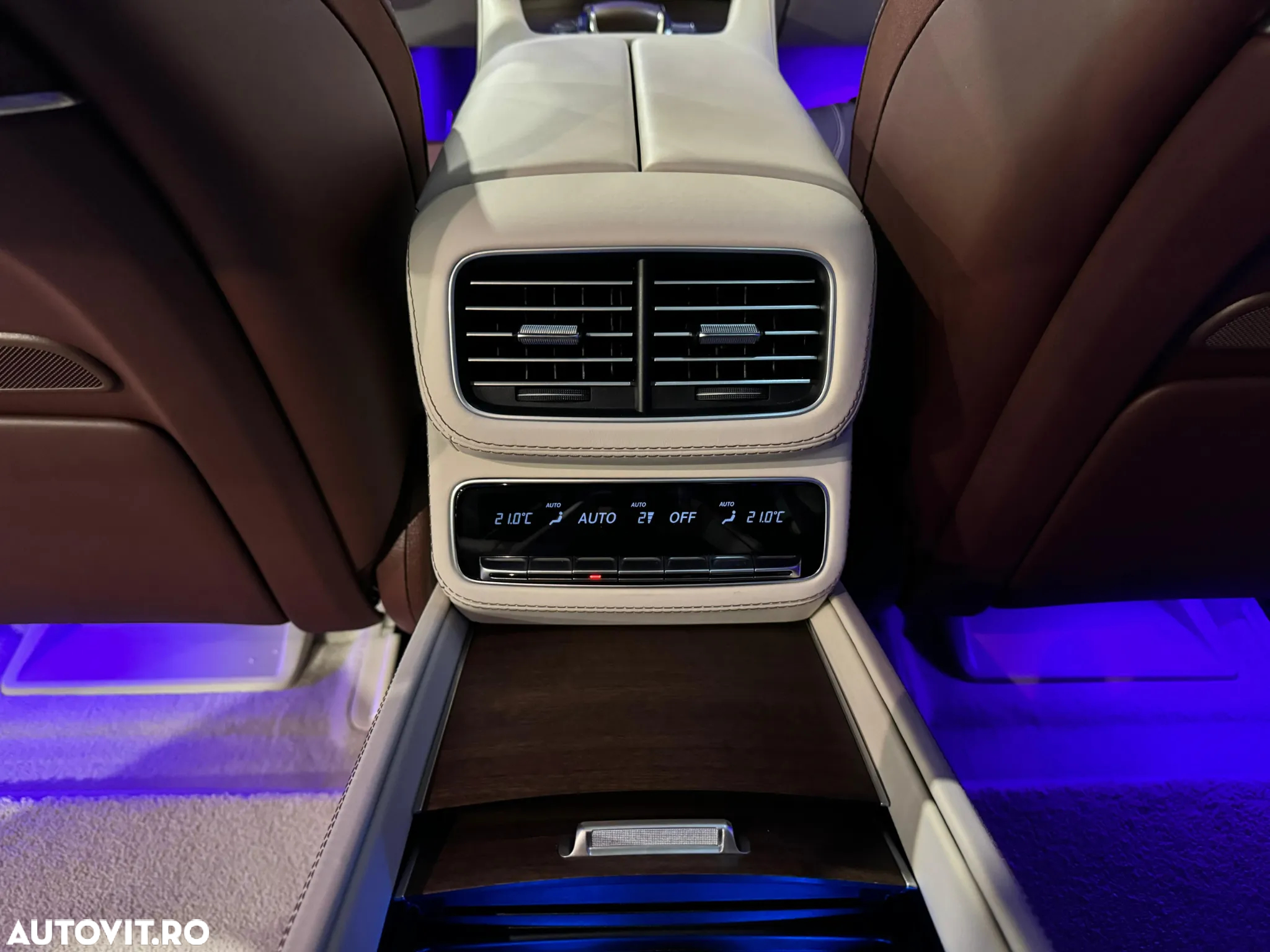 Mercedes-Benz GLS Maybach 600 4Matic 9G-TRONIC - 30