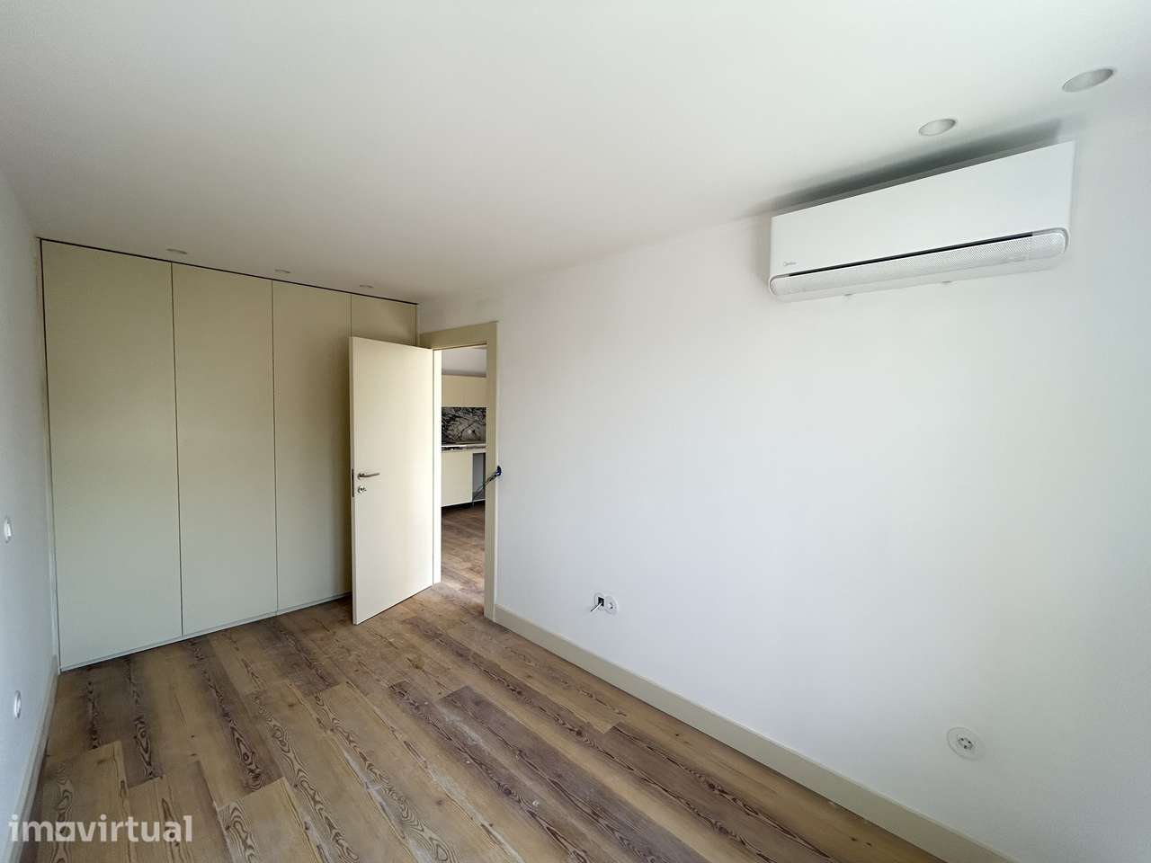 Apartamento T2 NOVO  c/ Terraço,Cozinha Equipada, no Centro de Braga! - Grande imagem: 3/12
