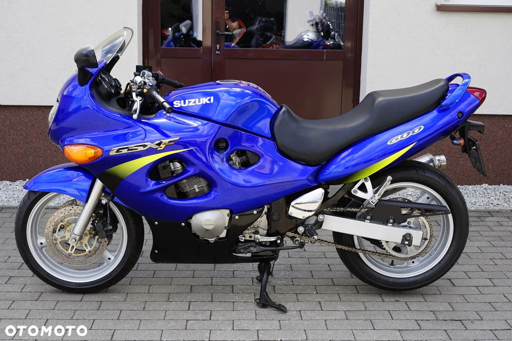 Suzuki GSX - 20