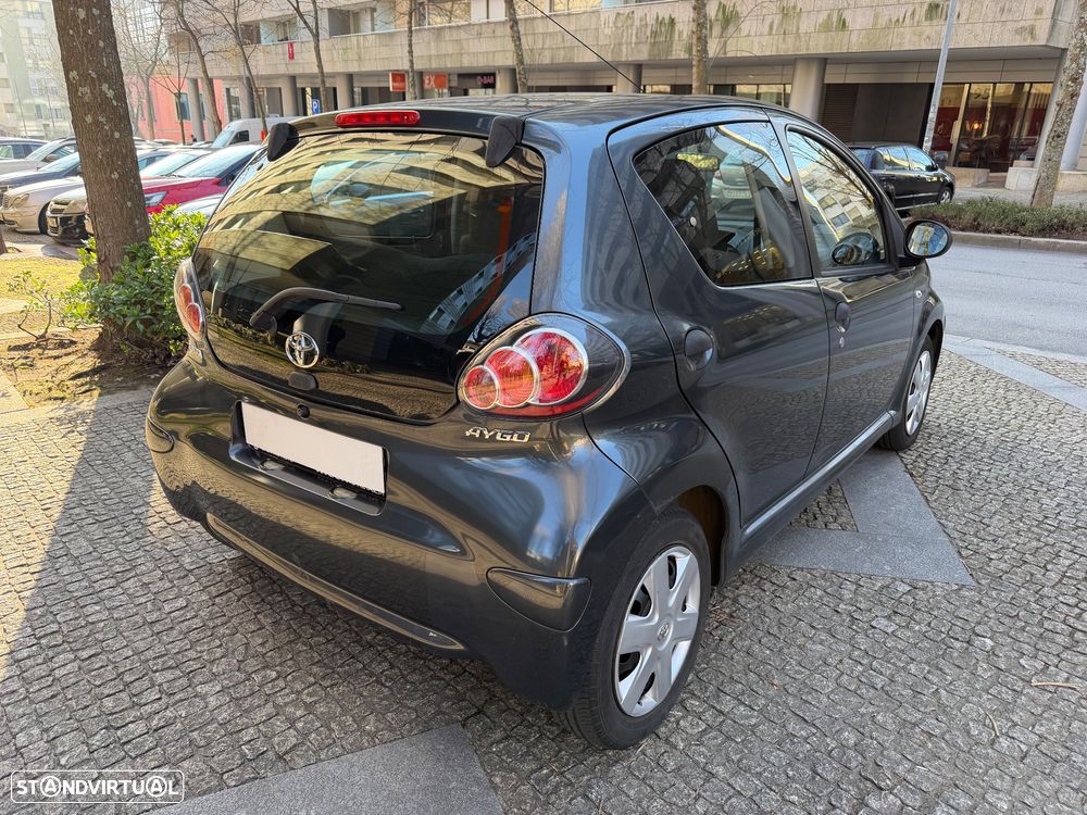Toyota Aygo 1.0 - 12
