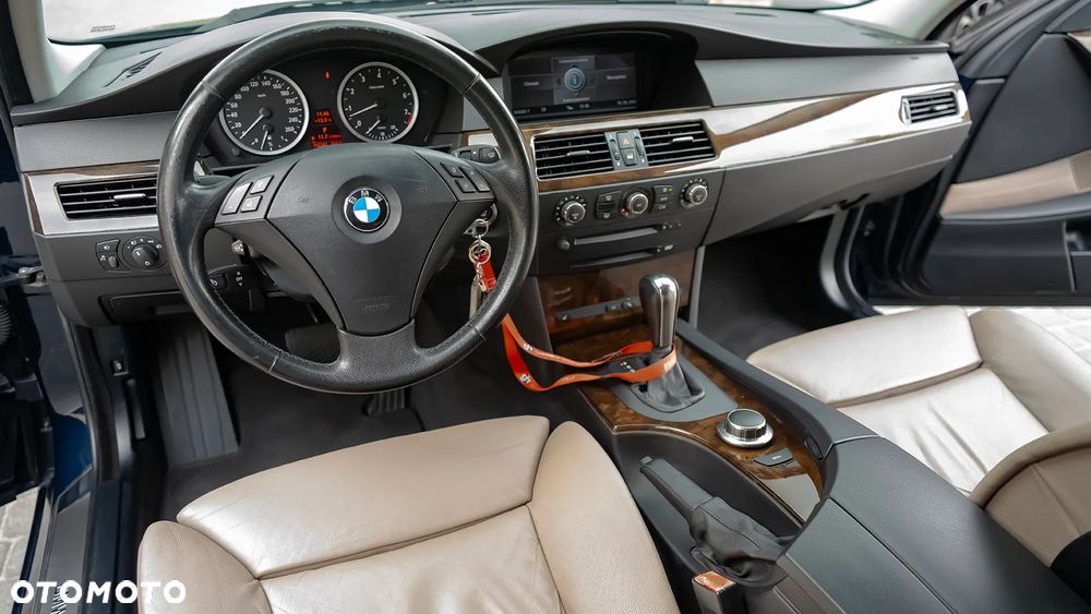 BMW Seria 5 530i - 33