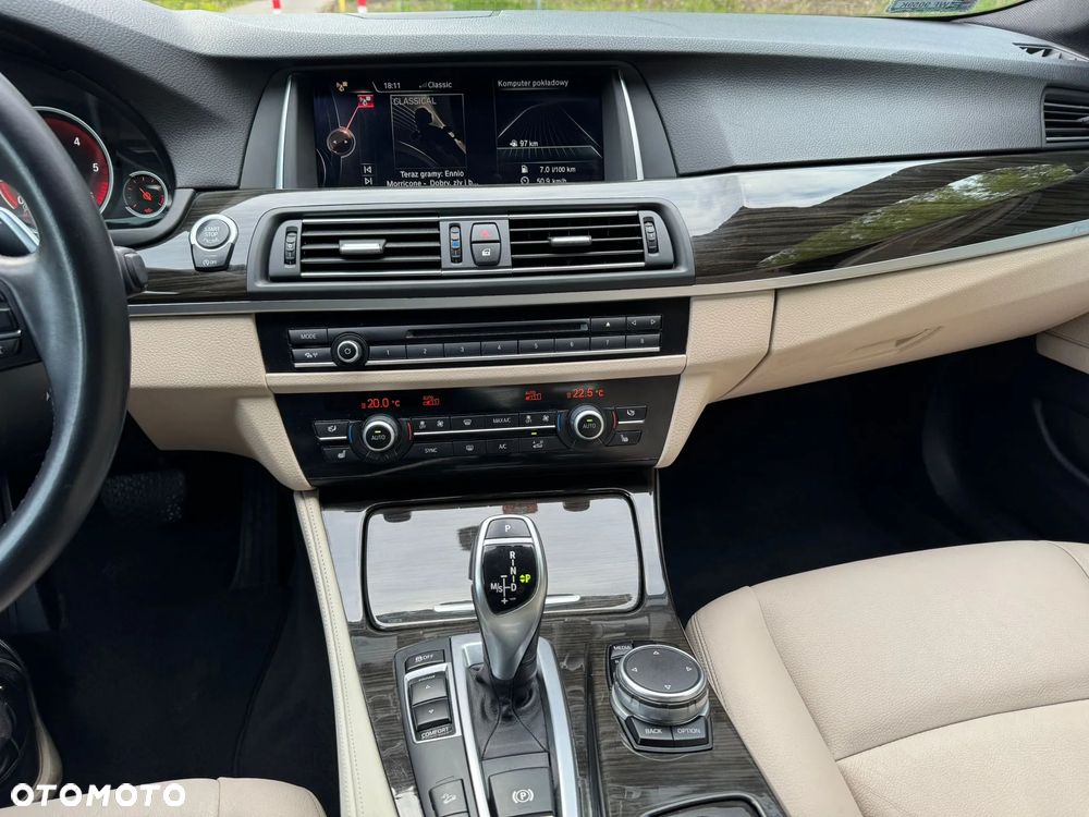 BMW Seria 5 525d xDrive Luxury Line - 31