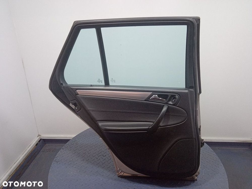 MERCEDES C KLASA W203 S203 KOMBI DRZWI TYŁ LEWE TYLNE 744 - 2