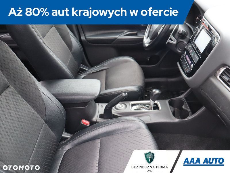 Mitsubishi Outlander - 10