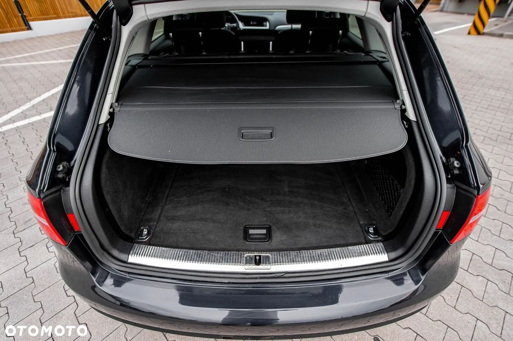 Audi A4 Avant 2.0 TDI Quattro Design S tronic - 17