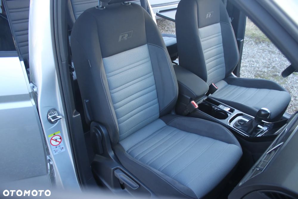 Volkswagen Touran - 16