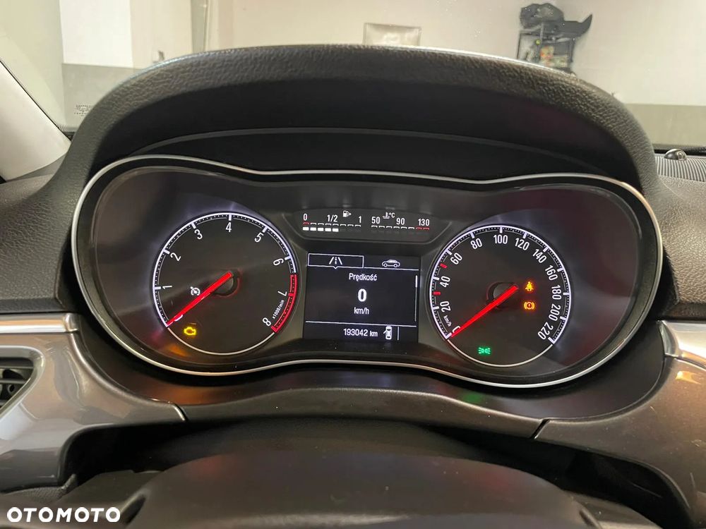 Opel Corsa 1.4 16V Cosmo - 7