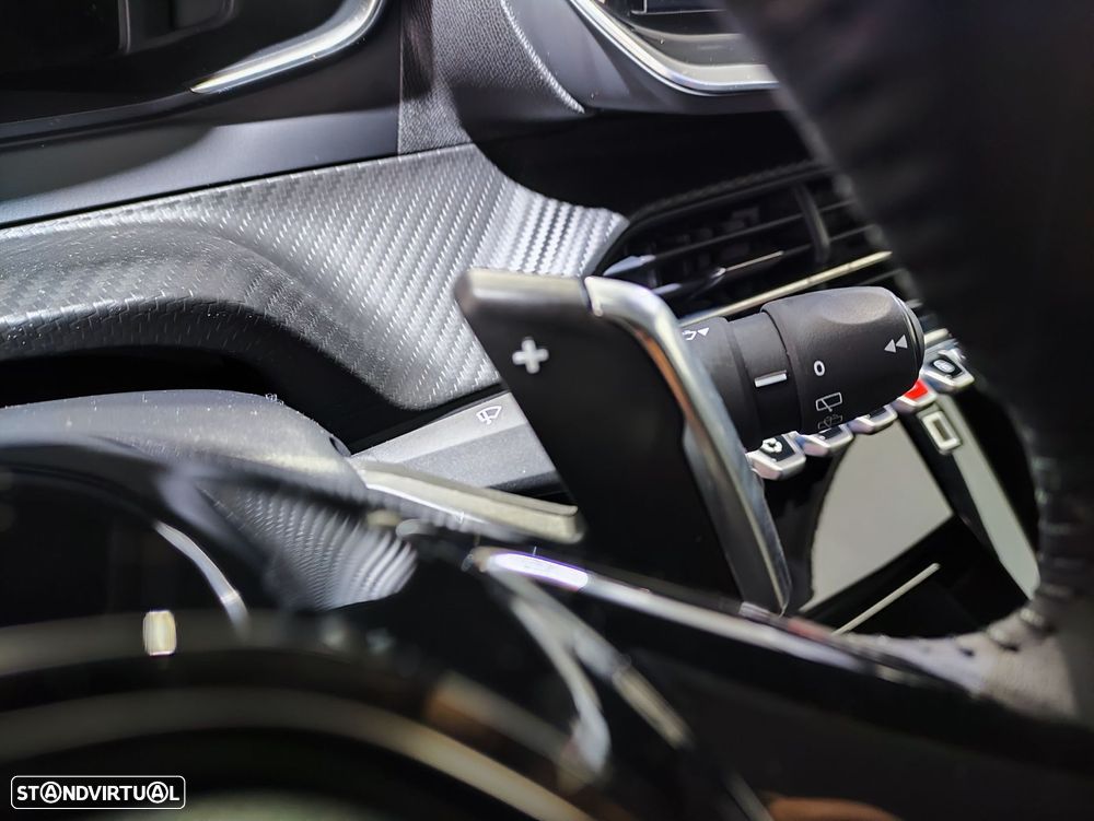 Peugeot 208 1.2 Hybrid Allure e-DCS6 - 13