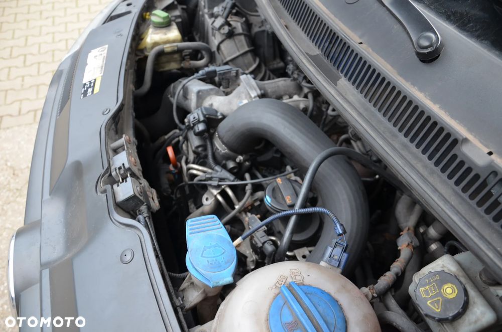 Volkswagen Caravelle - 29