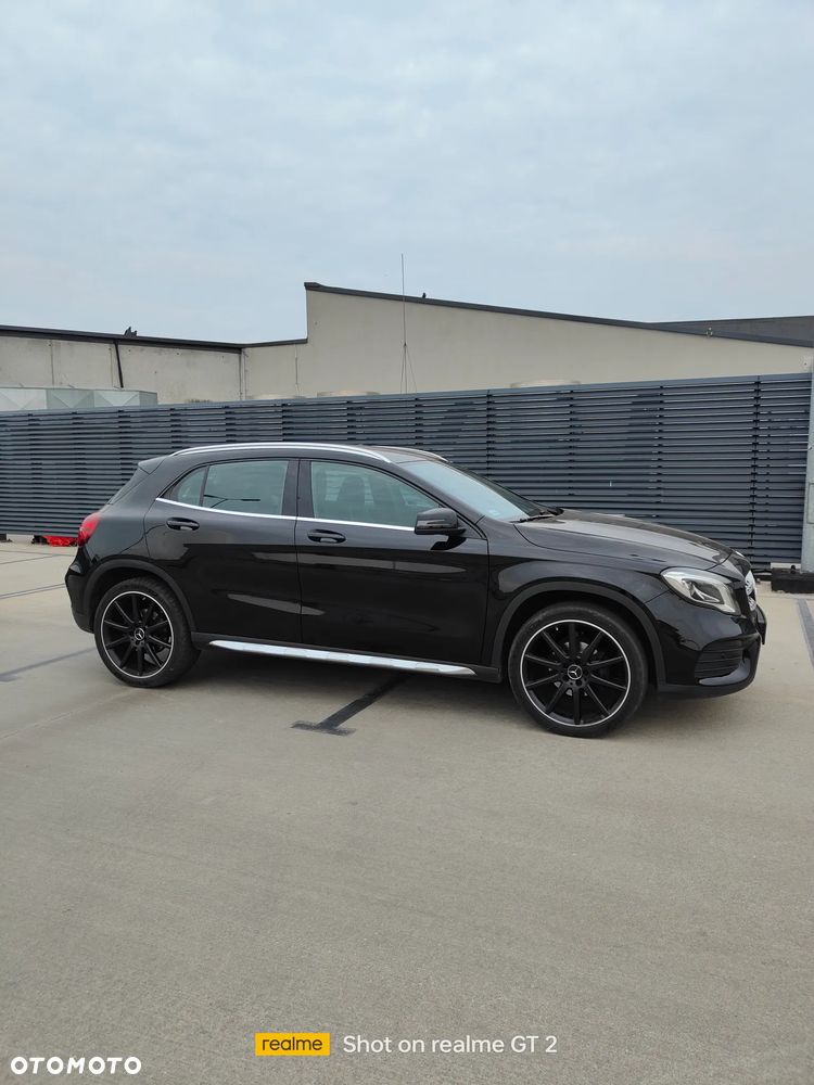 Mercedes-Benz GLA - 1