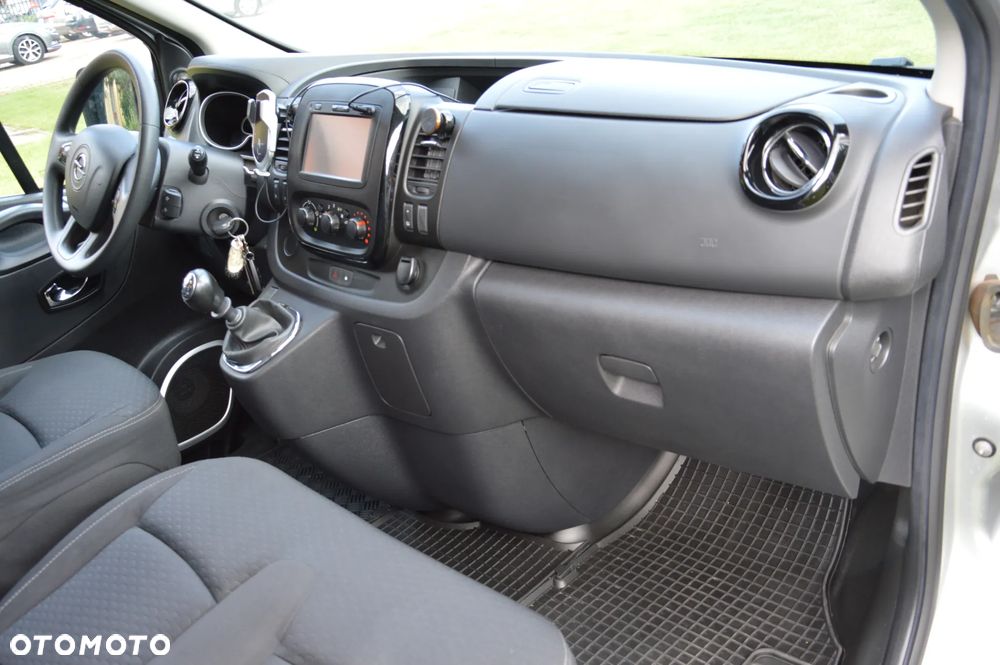 Opel Vivaro L2H1 2,9t Elegance Business - 21
