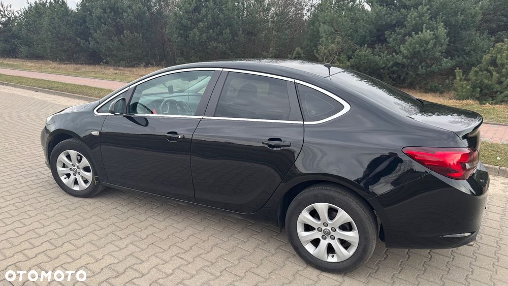 Opel Astra 1.4 T Executive EU6 - 6